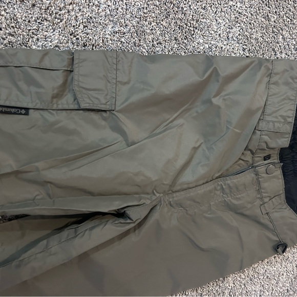 Columbia men’s small ski/board pants, army green, perfect condition - Picture 4 of 5